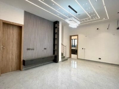 4 Bedroom Fully Detached Duplex with Bq