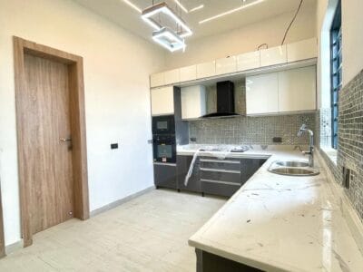 4 Bedroom Fully Detached Duplex with Bq