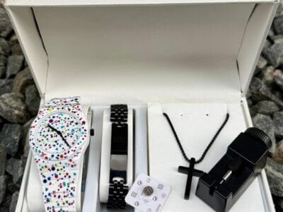 Jewelry Box - Wristwatch, Necklace, Wristband e.t.c