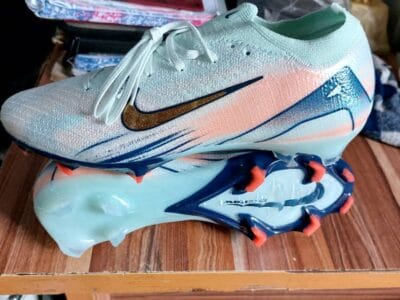 NIKE Football Boot
